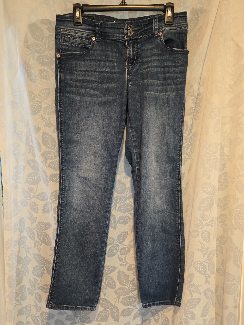 Women's Skinny Jeans in Dark Blue Wash